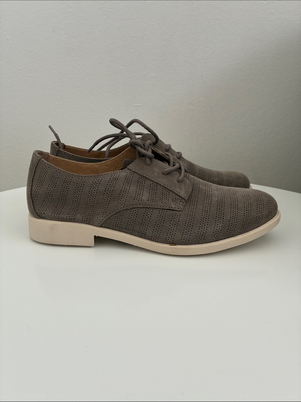 Born Women's Taupe Perforated Lace-Up Sneakers
